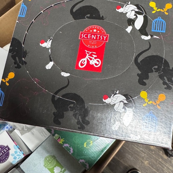 NIB Sylvester Full Size Scentsy buddy. Discontinued. With Scent Pack - Picture 3 of 5